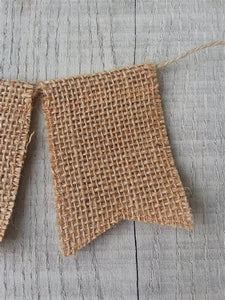 Burlap Pennant Kaisercraft 8 x 12cm Pk4